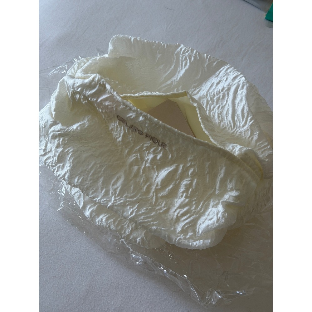 Gelato Pique Cream White Textured Crinkle Popcorn Fabric Kleenex Tissue Cover